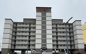Aquarius Oceanfront Hotel